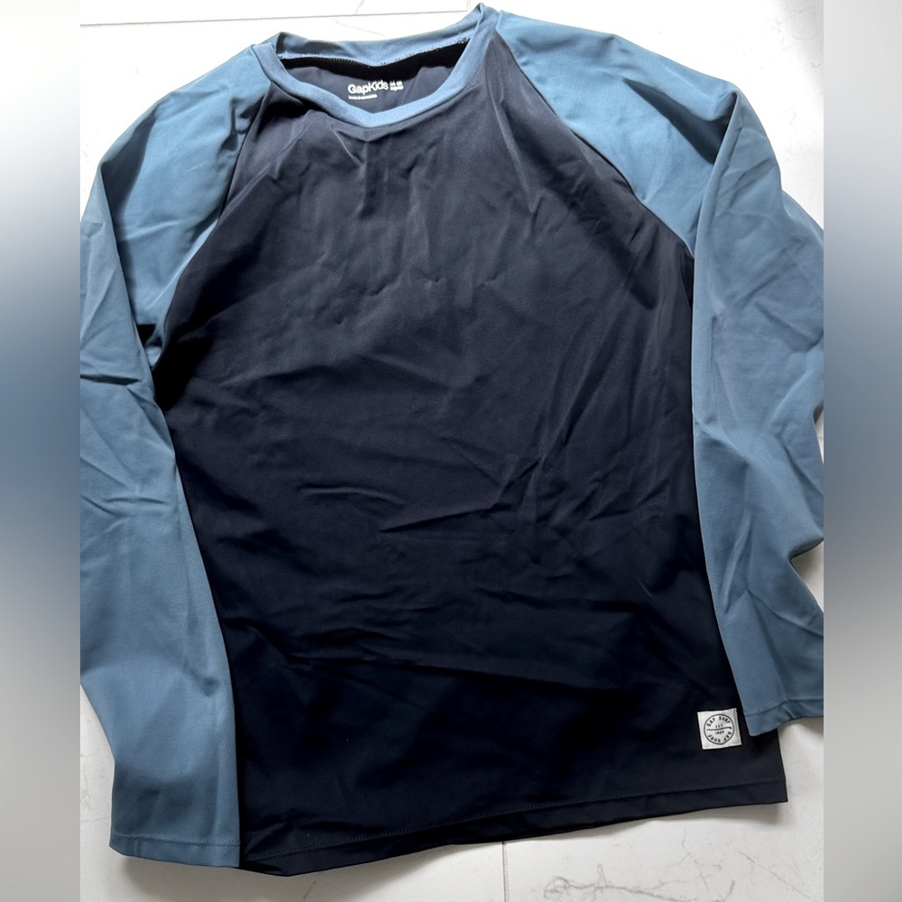 Gap Kids Boys Navy/Blue Rash Guard. Size Medium (8)